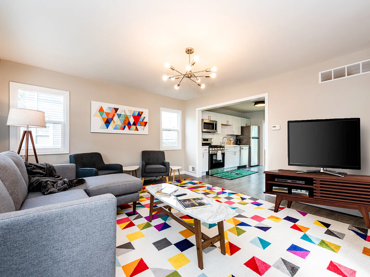 3 bed, 988 sqft, $2,000 — Photo 4