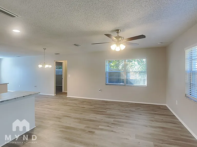 10195 Heathcliff St — Photo 10