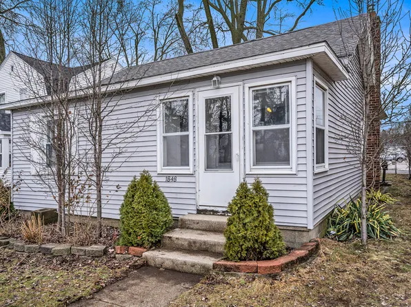 1848 Oak Ave, Muskegon, MI 49445