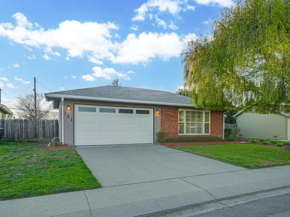 141 Del Mar Dr, Salinas, CA 93901