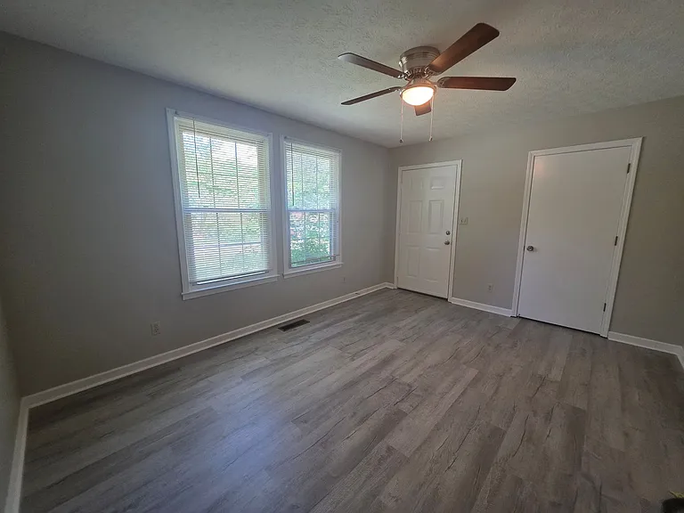 107 Oliver Street — Photo 2