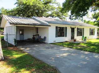 1205 E Wallace St, Llano, TX 78643