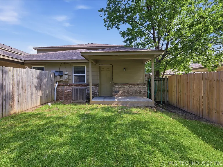 1407 W Haskell St — Photo 20