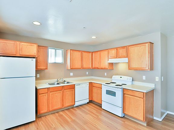 5th image of 7130 N 27th Ave APT 201