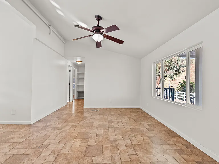 35401 Ridge Route Rd — Photo 12