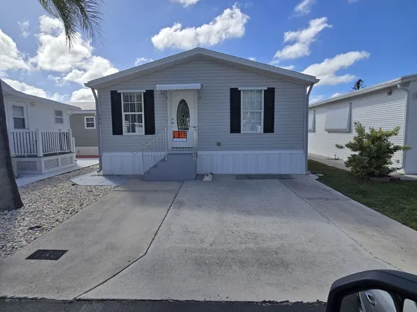 140 Caravan Cir, North Fort Myers, FL 33903