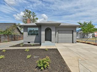945 Lozier Ln, Medford, OR 97501