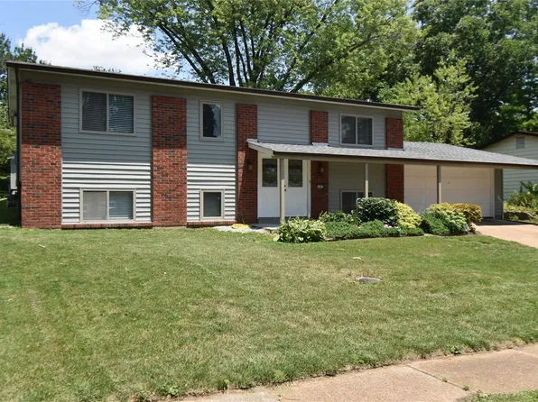 11911 Benedetta Dr, Bridgeton, MO 63044