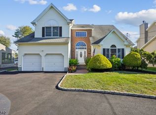 370 Westfield Ave, Clark, NJ 07066