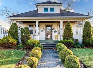 141 Smith St, Merrick, NY 11566