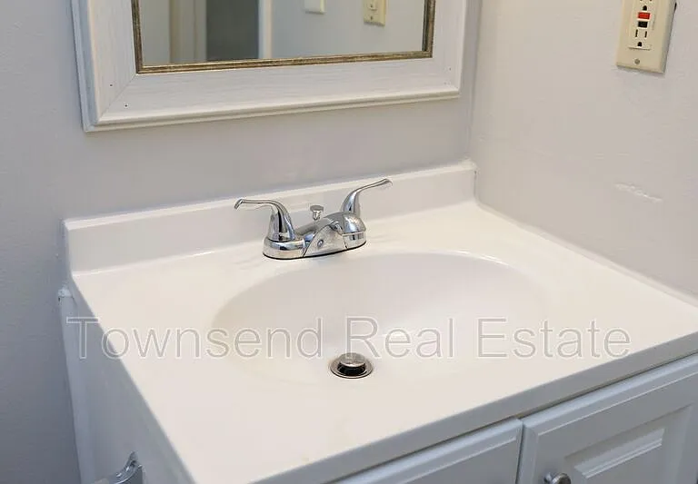 5858H Century Oaks Dr — Photo 10