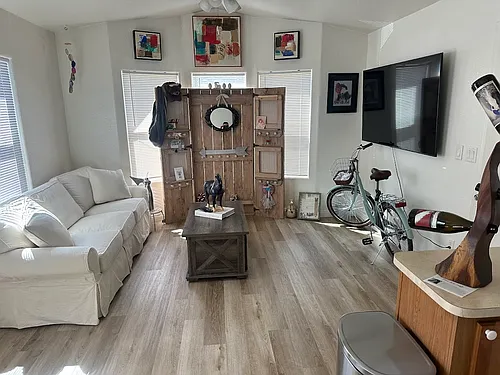 60 2nd St #13 Photo 1
