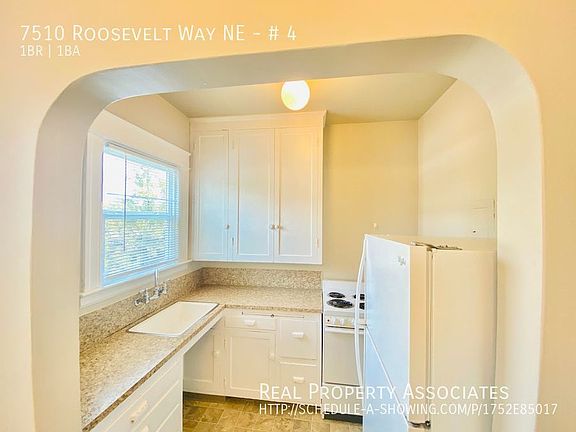 3rd image of 7510 Roosevelt Way NE APT 4