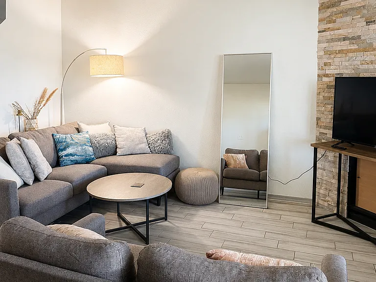 1042 S Mariana St #2 — Photo 3