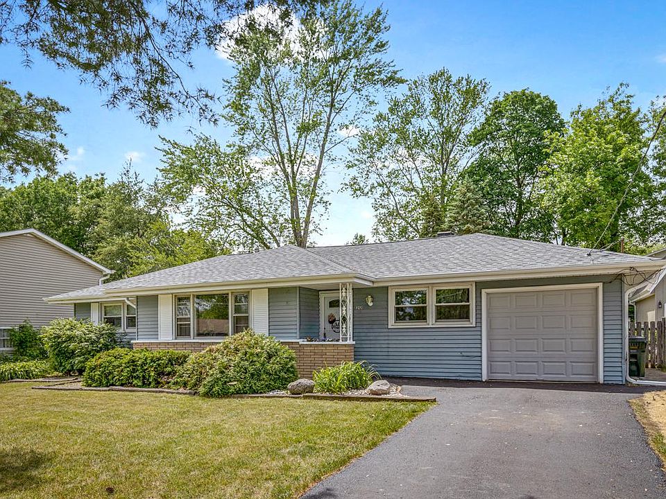 1st image of 212 Hazelwood Dr