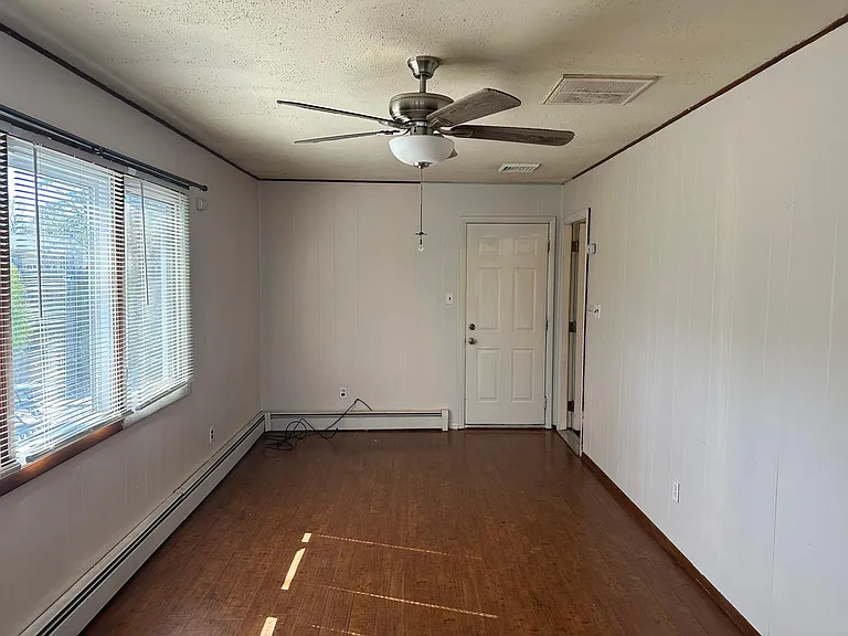 205 Fernwood Ln — Photo 9