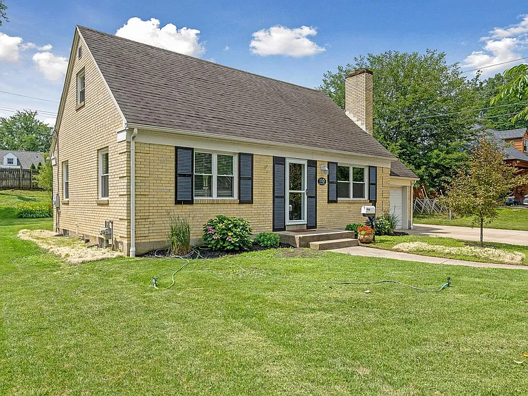 110 S Bromfield Rd — Photo 31