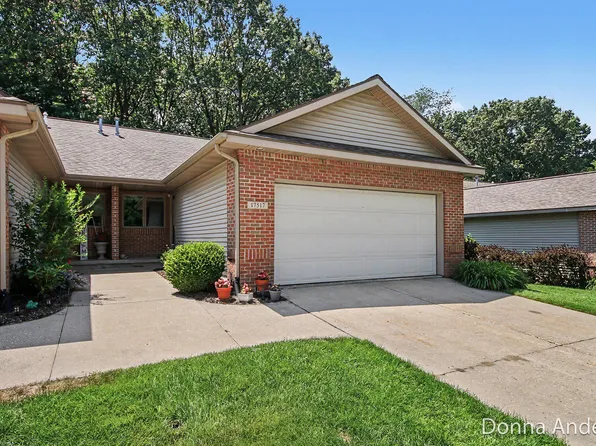 17517 Park Place Cir, Spring Lake, MI 49456