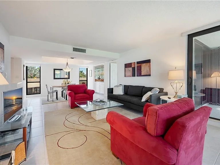 4551 Gulf Shore Blvd N #306 — Photo 8