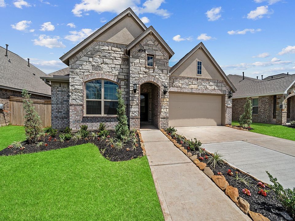 1st image of 8711 Fairbrook Dr
