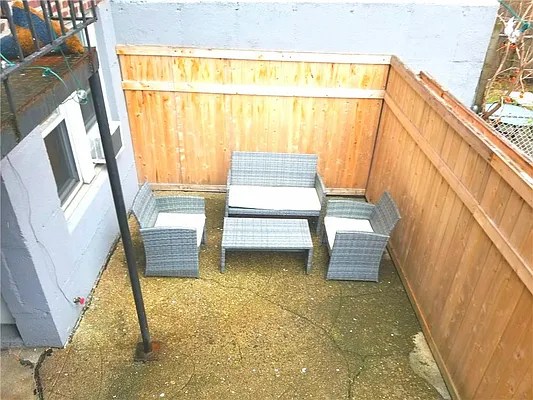 Rented by R New York | media 62