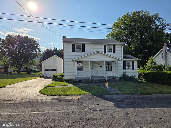4th image of 439 Elk Pl