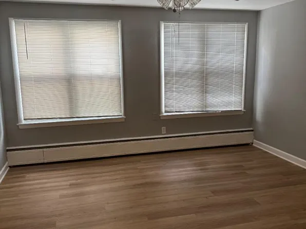 1021 N 8th St #13, Sheboygan, WI 53081