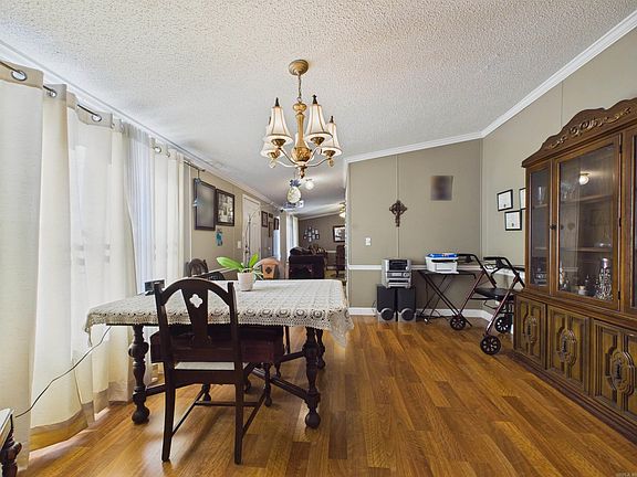 5th image of 12 Shady Ln