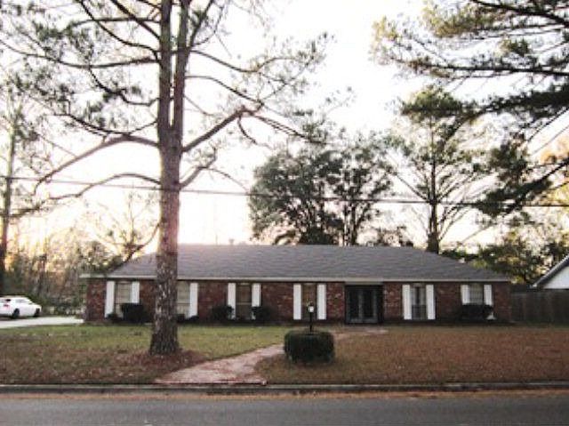 1st image of 703 Blossom Ln