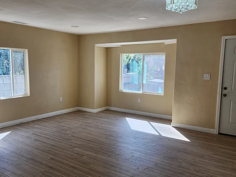 6732 Troost Ave — Photo 6