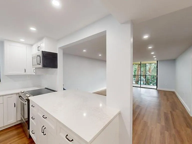 1555 S Federal Hwy #206 — Photo 6
