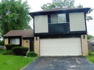 35 Oakview Rd, Matteson, IL 60443