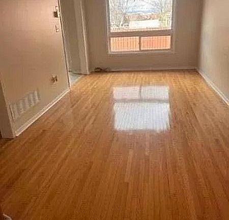 2nd image of 6112 Windfleet Cres