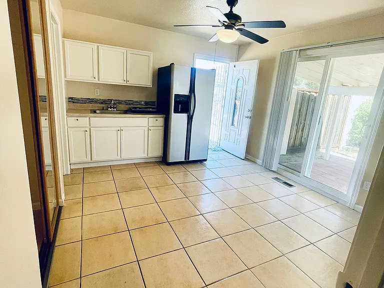 1730 Kingsly Dr #A — Photo 11