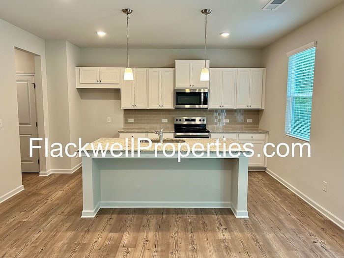 2nd image of 51 Autumnwood Ct