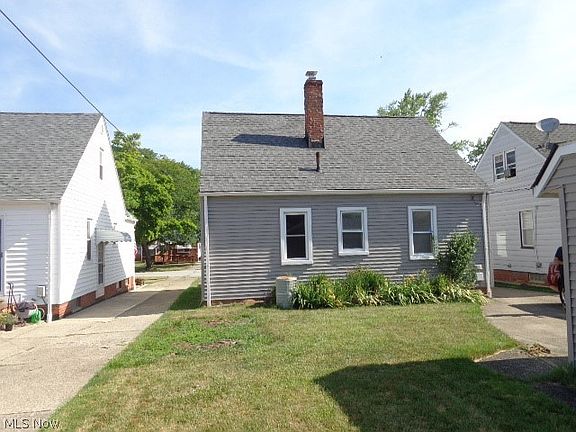 3rd image of 4919 Grantwood Dr
