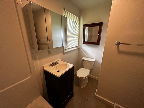 5th image of 1121 E 31st St #A