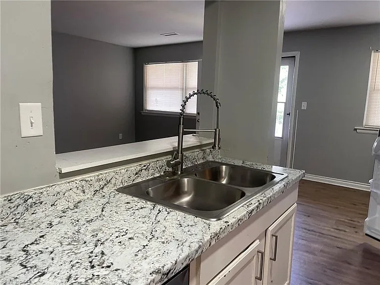 719 Marvin Ave #205 — Photo 8