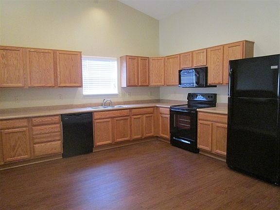 4th image of 2562 Bluewood Way