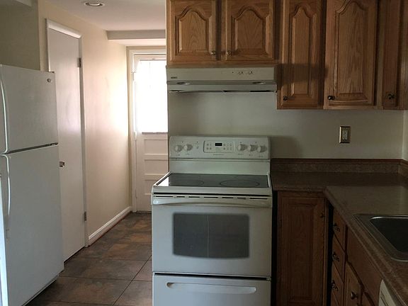 5th image of 1303 Hallock Dr
