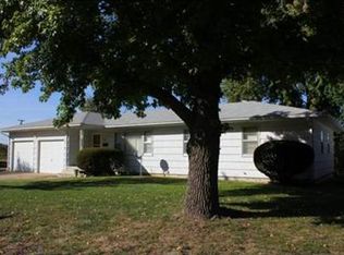 305 Kaw Ave, Garnett, KS 66032