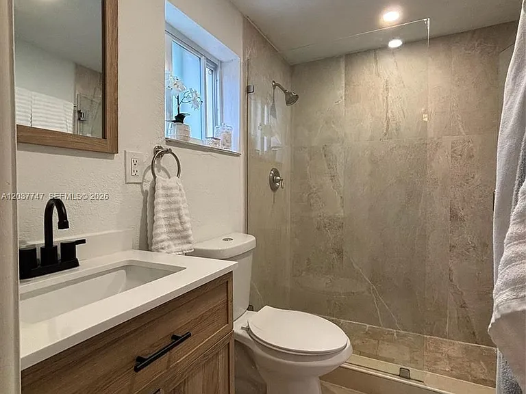 2421 SW 26th Ln — Photo 9