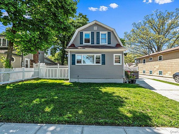 3rd image of 42 Willow Avenue