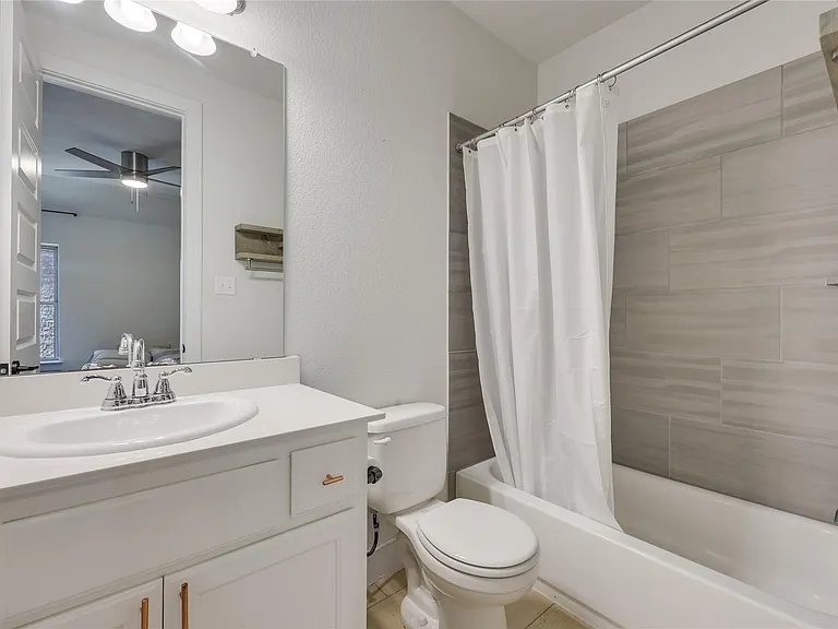 8407 Prairie Rye Dr — Photo 33