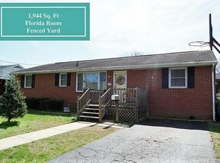 107 Yew Ave, Colonial Heights, VA 23834