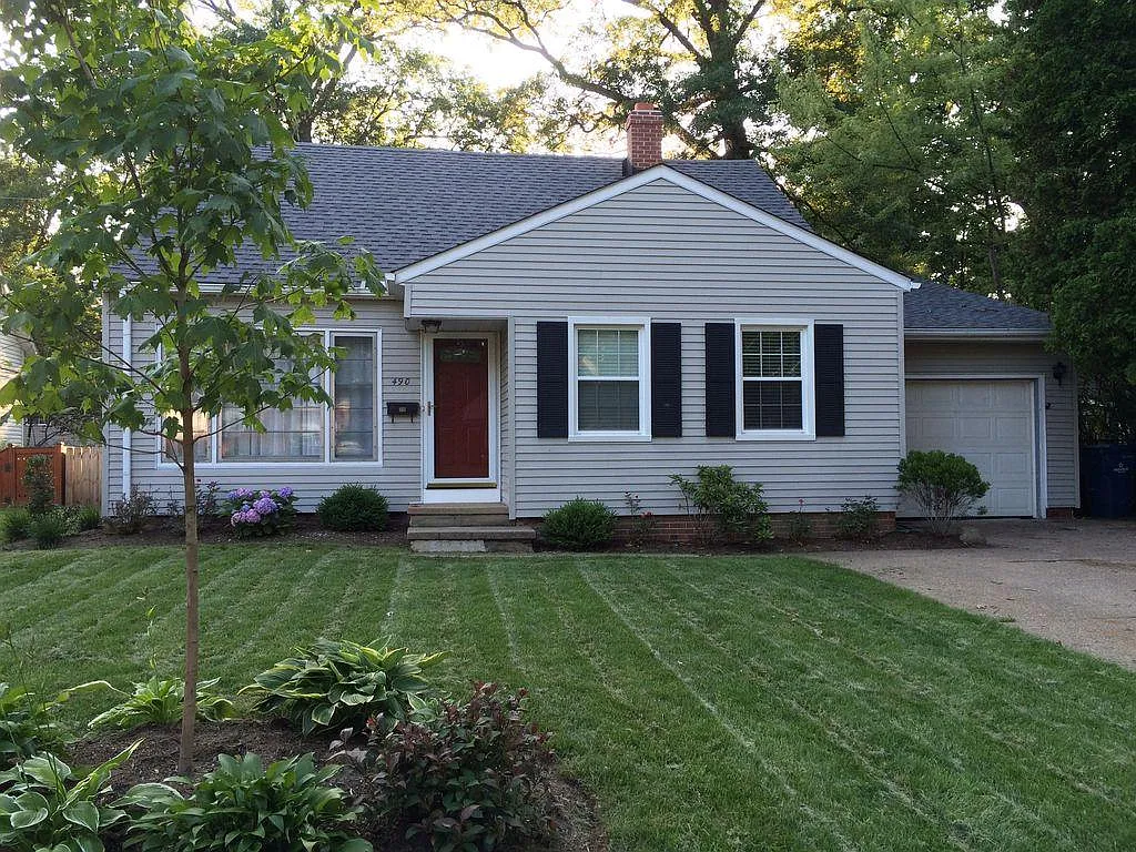 490 Columbia Rd photo 1