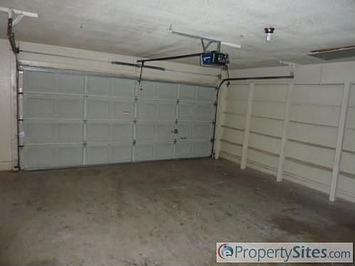 5th image of 4342 E Des Moines St