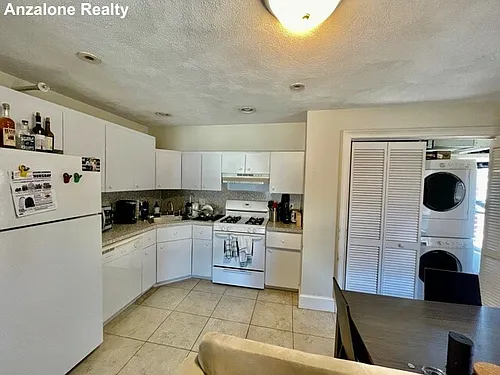 10 Harris St #4 Photo 1