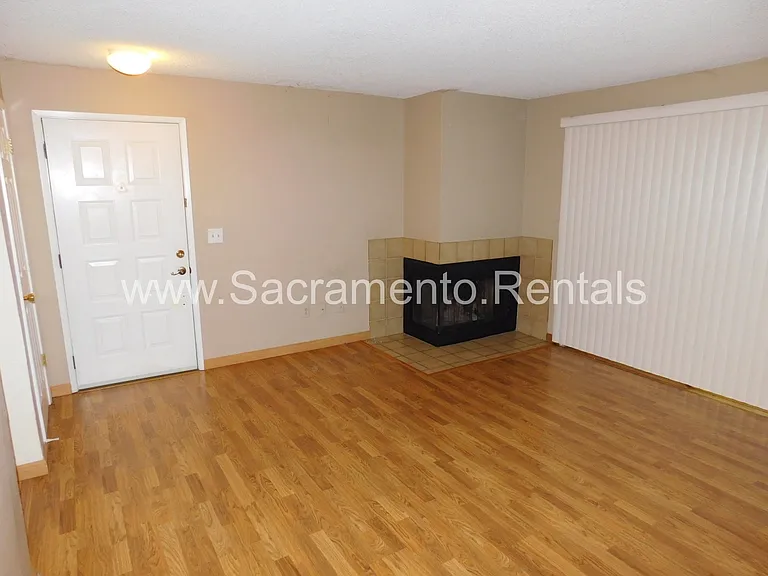 550 Del Verde Cir #5 — Photo 5