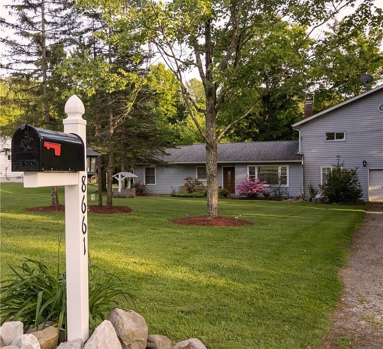 1st image of 8661 Carmichael Dr